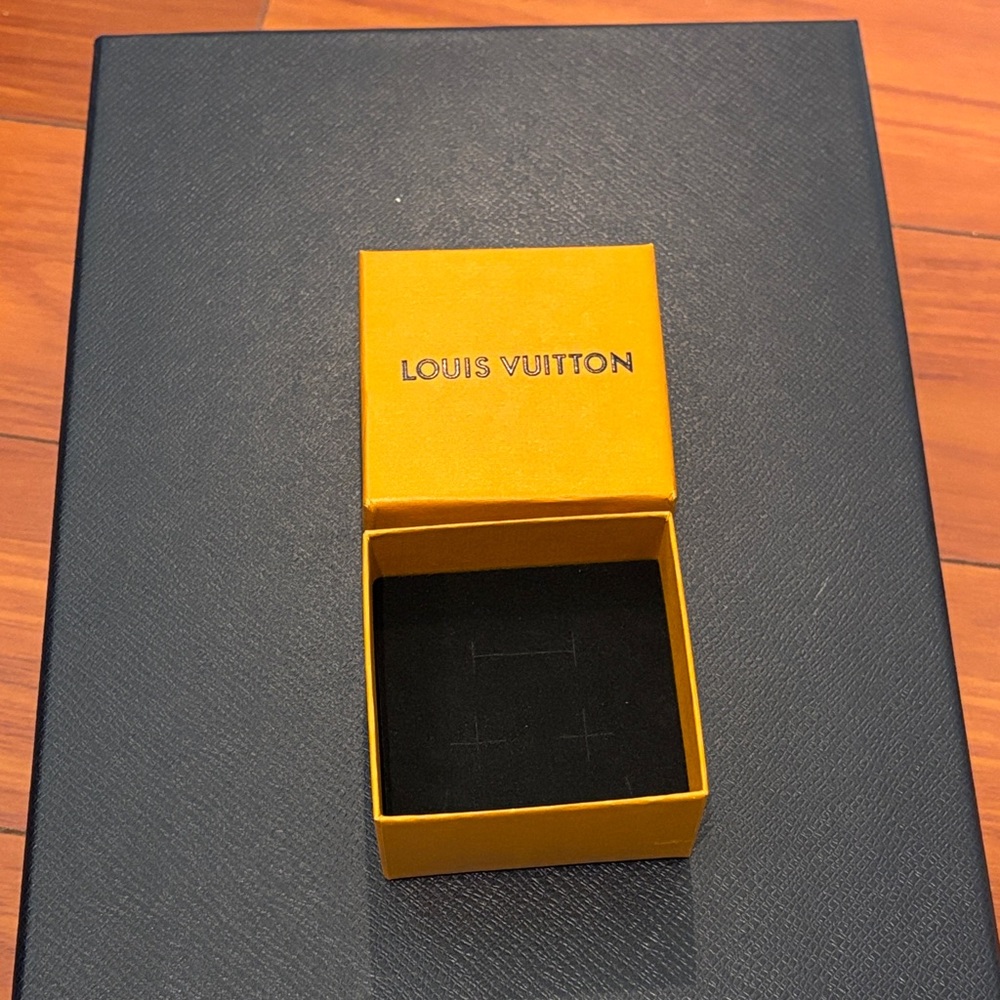 Louis Vuitton gift box - Authentic!